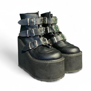 Women's Demonia Swing 105 platform boots